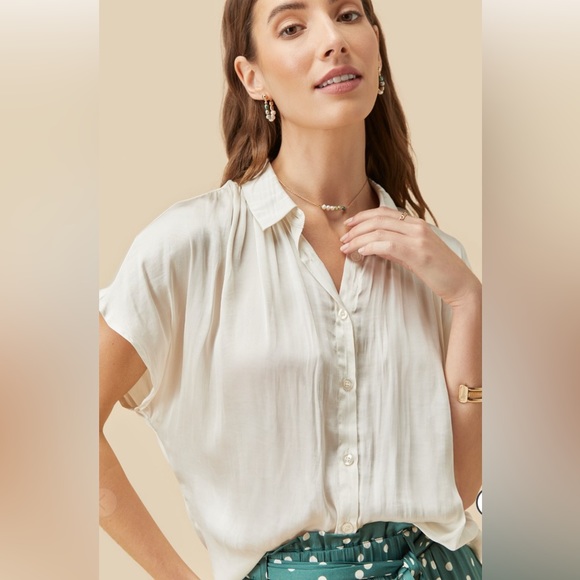 (14)🌷 NEW Francesca’s Kalia Satin Button Down Ivory Spring/ Summer Top🌷 - Picture 2 of 6